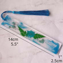 Load image into Gallery viewer, Floral Resin Bookmark
